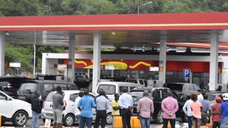 Entre as falhas ‘micros’ no aumento do preço da gasolina, Governo desrespeitou a população  